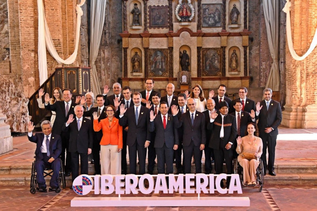 Foto oficial de la Cumbre Iberoamericana en Guatemala