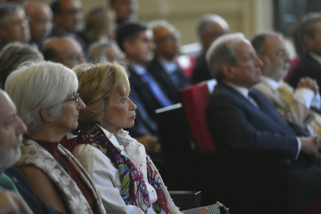 Entrega del premio Excelencia y calidad en la Justicia a los Padres de la Consti