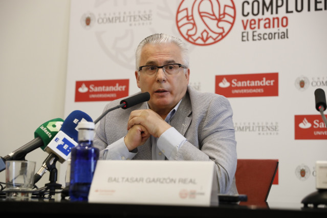 Baltasar Garzón imparte la conferencia 
