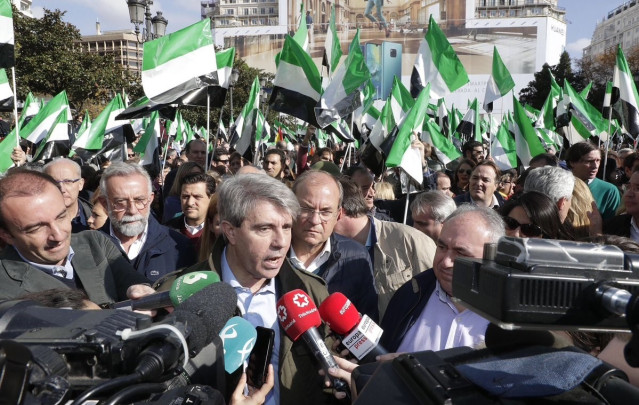 Ángel Garrido en el acto para pedir mejoras en el tren a Extremadura