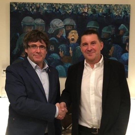 Carles Puigdemont y Arnaldo Otegi