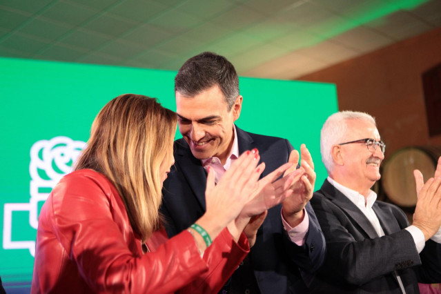 Pedro Sánchez, con Susana Díaz en un acto en Chiclana de la Frontera