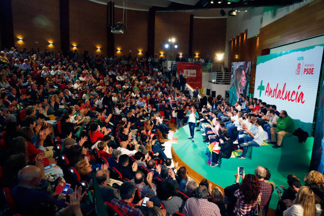 En Málaga, la presidenta de la Junta y candidata del PSOE-A a la reelección, Su