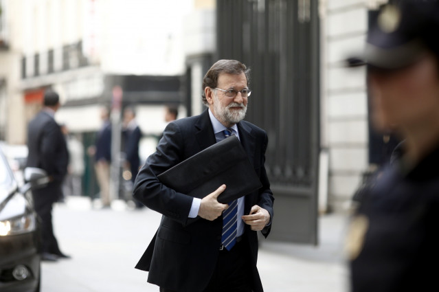 Rajoy Llega Al Congreso De Los Diputados Para La Votación De Los Presupuestos