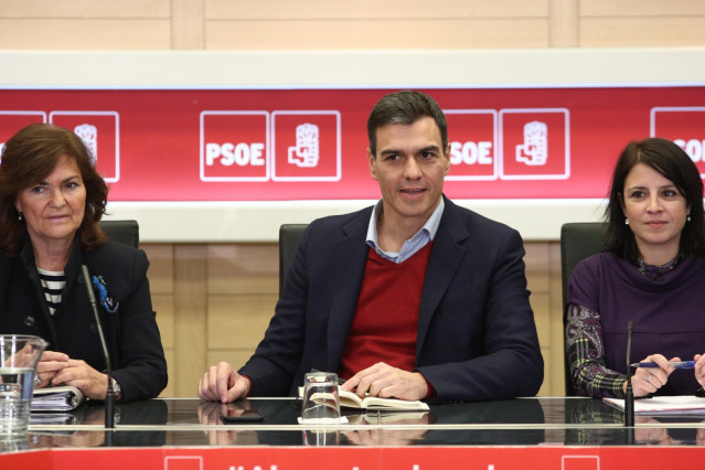 Carmen Calvo, Pedro Sánchez y Adriana Lastra