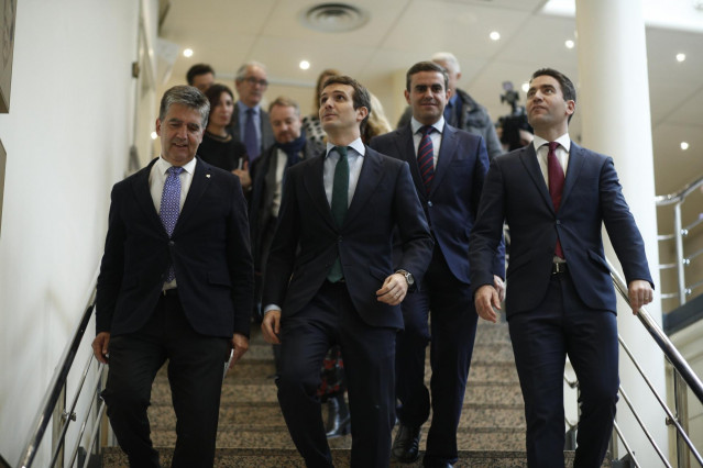 Cosidó, Casado y García Egea acuden a una reunión del PP en el Senado