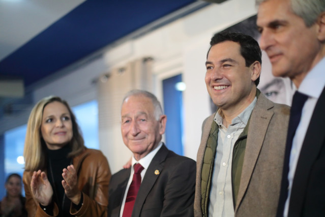 El político y abogado Adolfo Suárez Illana junto con Juanma Moreno