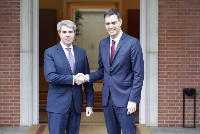 Pedro Sánchez y Ángel Garrido en La Moncloa