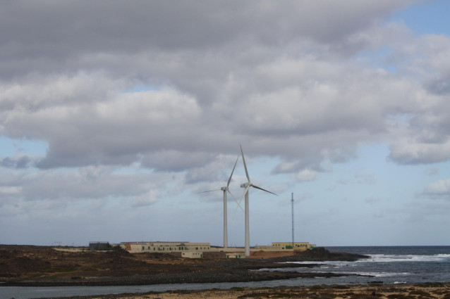 Aerogeneradores de la desaladora de Corralejo, en Fuerteventura