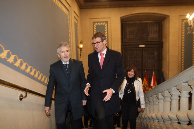 Fernando Grande-Marlaska visita el Centro Memorial de las Víctimas y el Ayuntami