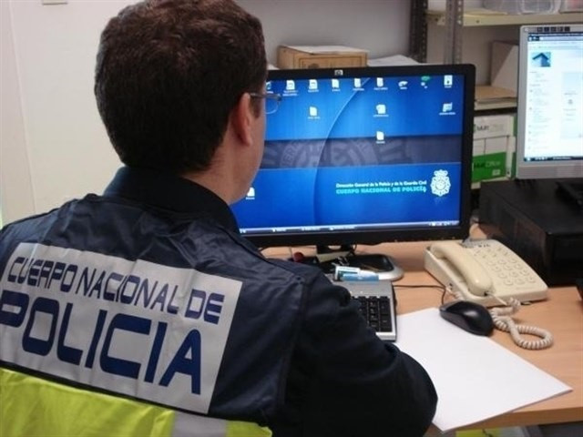 Policía, ordenador