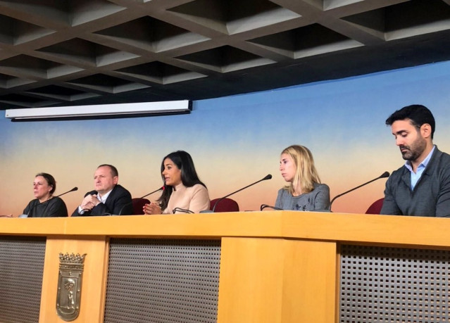 Begoña Villacís con ediles de Cs en rueda de prensa
