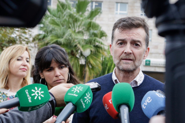 Antonio Maíllo, en declaraciones a los periodistas en Motril