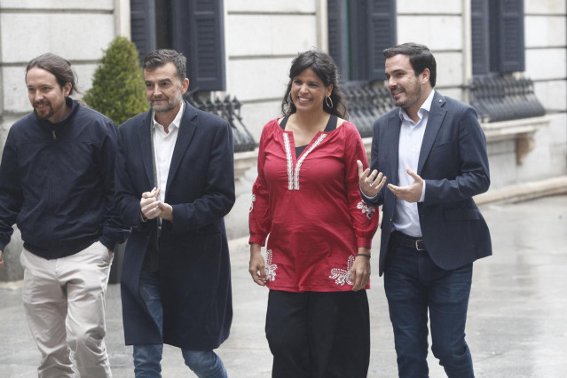 Reunión de Unidos Podemos con los candidatos de 