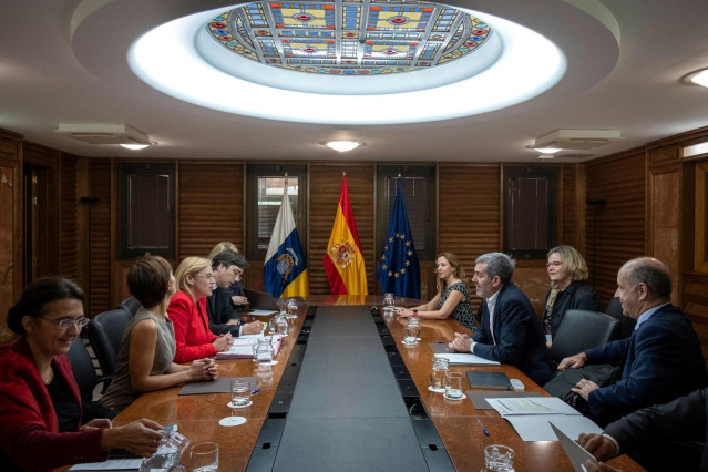 Bilateral de la delegación de la comisaria Cretu con el presidente Clavijo