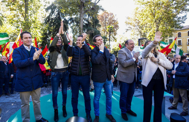 En Granada, el presidente del PP-A y candidato a la Presidencia de la Junta, Ju