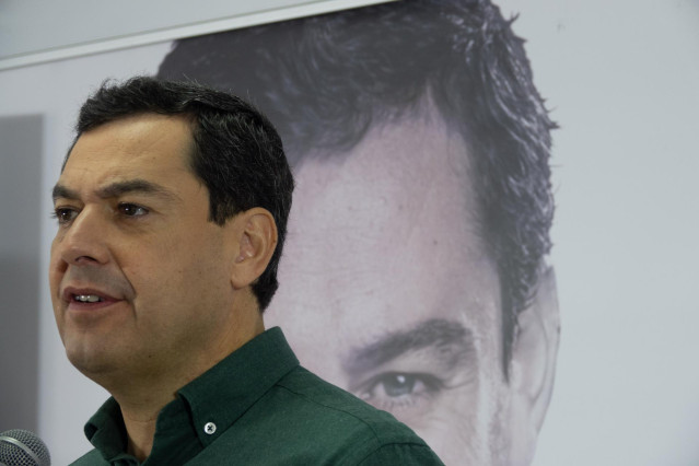 En Alhaurín el Grande (Málaga), el presidente del PP-A y candidato a la Presiden