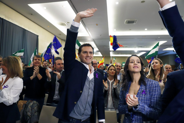 En Málaga, el presidente de Ciudadanos (Cs), Albert Rivera; la portavoz nacional