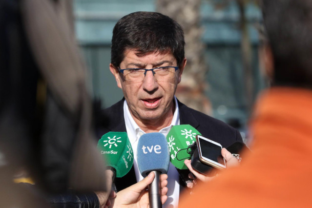 El candidato de Cs a la Junta, Juan Marín, atiende a los medios en Sevilla