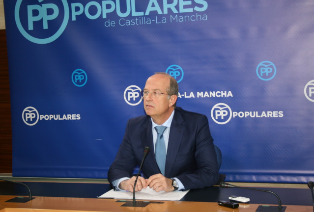 Gpp Clm (Cortes De Voz Y Footgrafía) Tortosa En Rueda De Prensa En Las Cortes Re