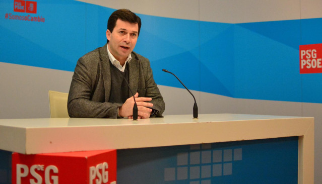 El secretario xeral del PSdeG, Gonzalo Caballero, en la rueda