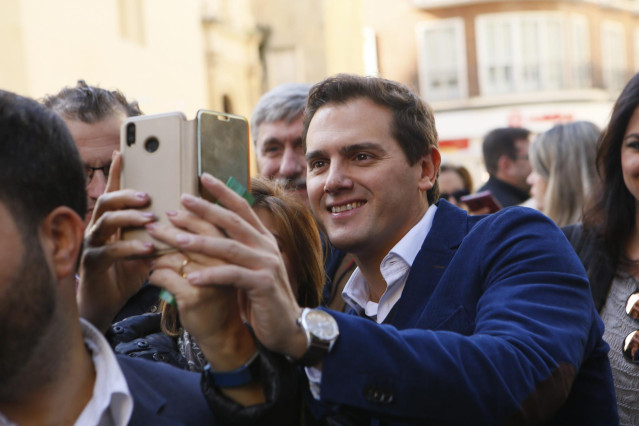 En Córdoba, paseo electoral del presidente de Cs, Albert Rivera. Desde calle Gon