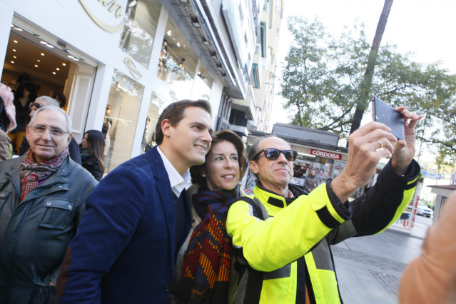 En Córdoba, paseo electoral del presidente de Cs, Albert Rivera. Desde calle Gon