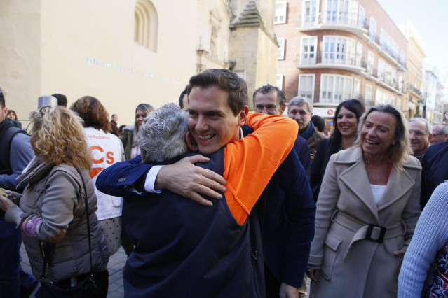 En Córdoba, paseo electoral del presidente de Cs, Albert Rivera. Desde calle Gon