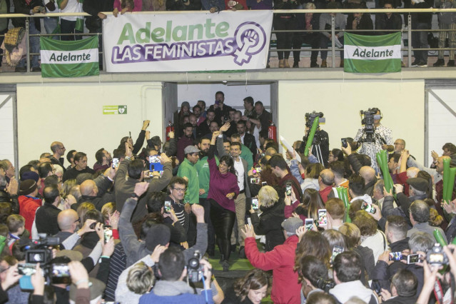 Teresa Rodríguez en el mitin de Córdoba