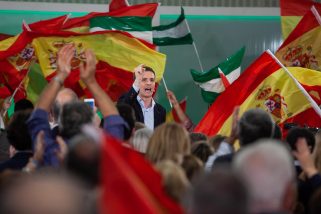 En Sevilla, mitin de cierre de campaña del candidato del PP-A a la Presidencia d