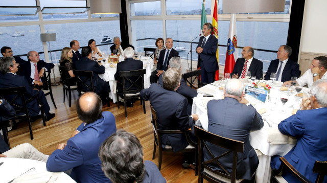 Encuentro con motivo de la visita de Andrés Manuel López Obrador a Cantabria