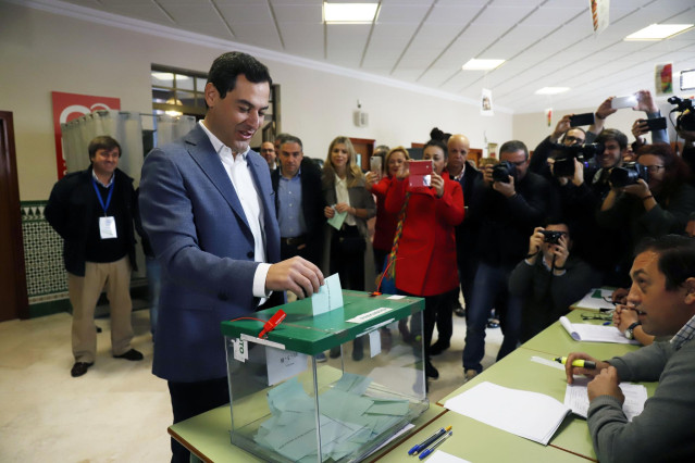 Juanma Moreno (PP-A) vota en las elecciones a la Junta 2018