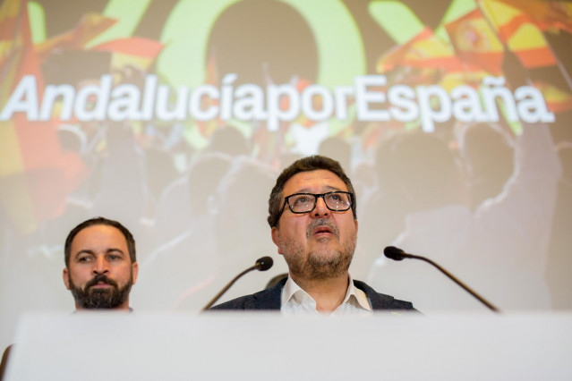 En Sevilla, rueda de prensa del presidente de VOX, Santiago Abascal, y del candi