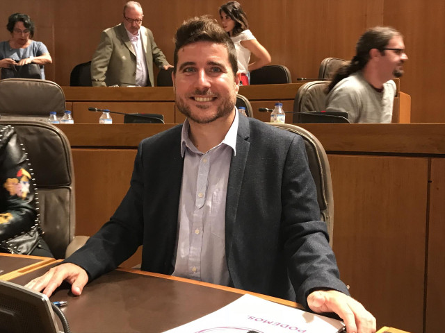 Nacho Escartín, Parlamentario De Podemos