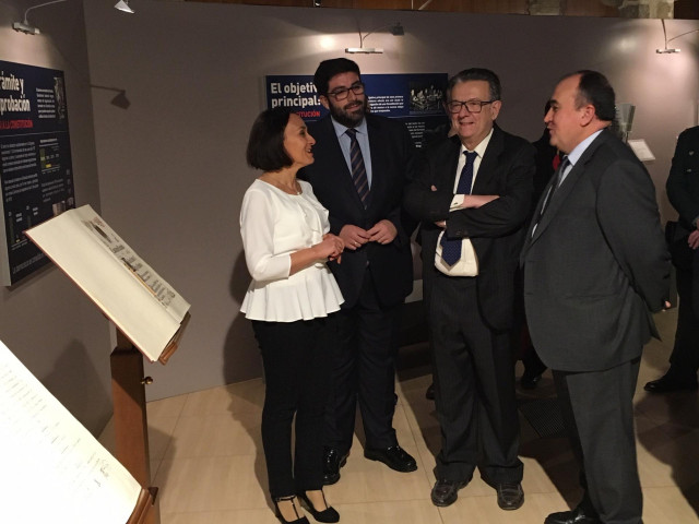 Np Mast 40º Aniversario Constitución Miguel Herrero Y Rodríguez De Miñón