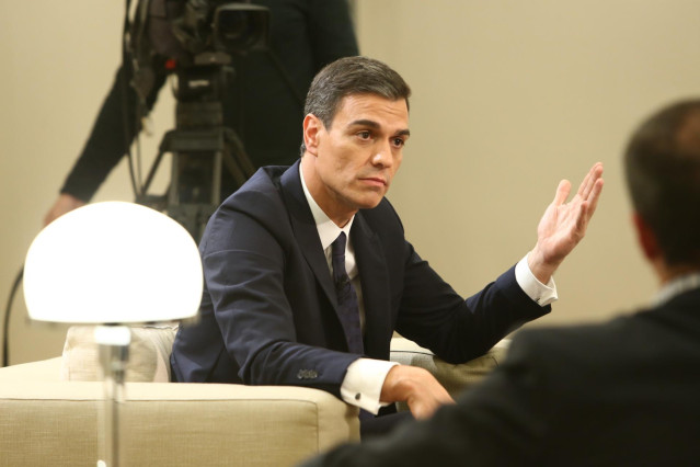 Pedro Sánchez en una entrevista en La Moncloa