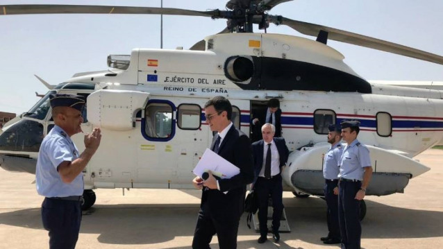 El presidente del Gobierno, Pedro Sánchez, en helicóptero