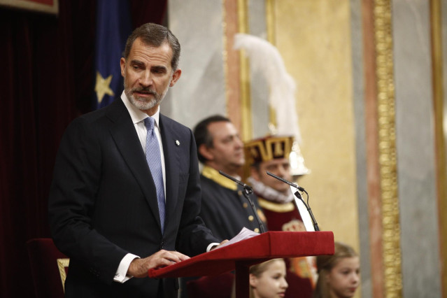 Los Reyes Felipe y Letizia, acompañados por los eméritos don Juan Carlos y doña