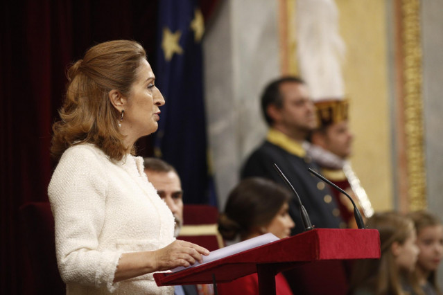 Los Reyes Felipe y Letizia, acompañados por los eméritos don Juan Carlos y doña