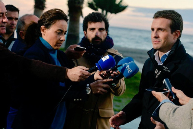 Pablo Casado atiende a los medios