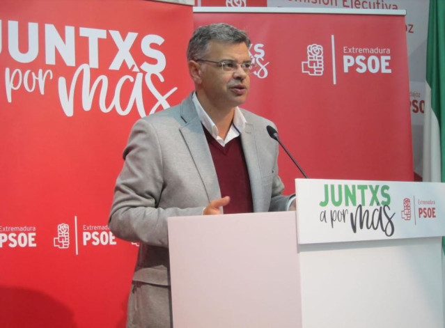 El portavoz del PSOE de Extremadura, Juan Antonio González