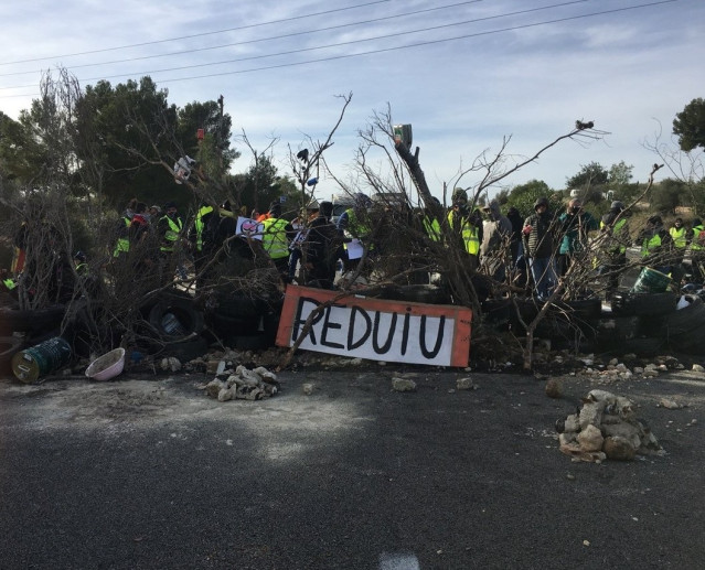 Los CDR cortan la AP-7 en L'Ampolla (Tarragona)