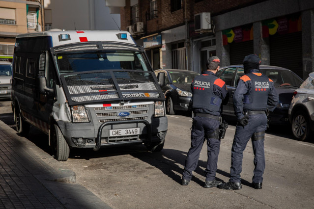 Registro en Hospitalet de Llobregat dentro de una gran operación contra el tráfi