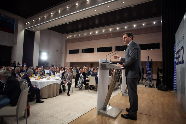 El presidente de Ciudadanos (Cs), Albert Rivera, participa en un desayuno-coloqu