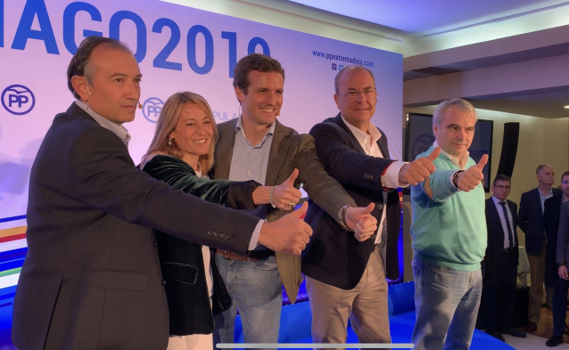 Casado con Monago, León, Fragoso y Nevado