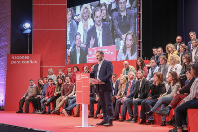El ministro de Fomento, José Luis Ábalos, interviene en el acto de presentación