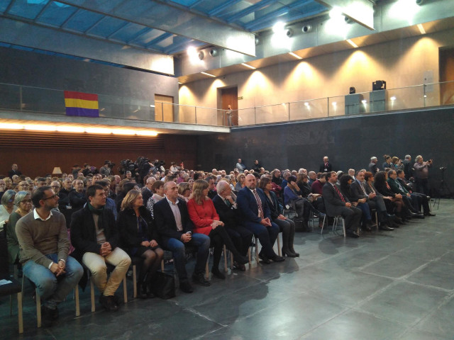 Entrega de 30 certificados de reparación moral en el Parlamento de Navarra