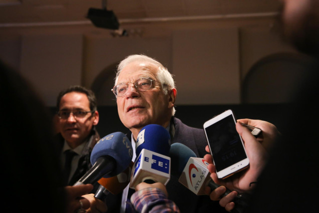 Josep Borrell asiste a la entrega del IV Premio Internacional Humanismo Solidari