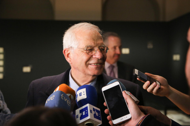 Josep Borrell asiste a la entrega del IV Premio Internacional Humanismo Solidari