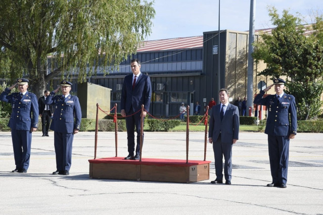 Pedro Sánchez en la Base aérea de Los Llanos